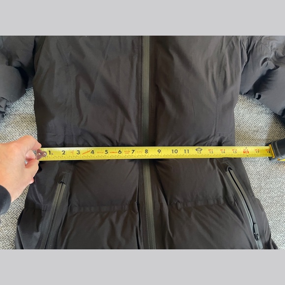 Beautiful Lululemon Down Puffer - Picture 5 of 11